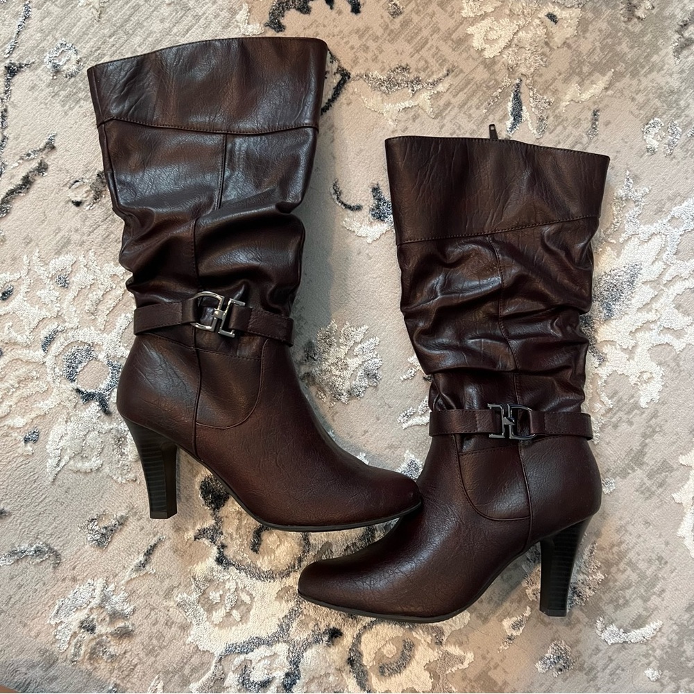 Croft & Barrow Leather Dark Brown Knee High Heel Boot (W8)